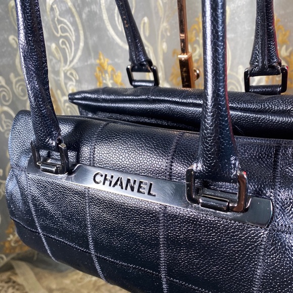 AUTH CHANEL VTG EUC Rare Quilt Bowler Shoulder Bag - Picture 2 of 16